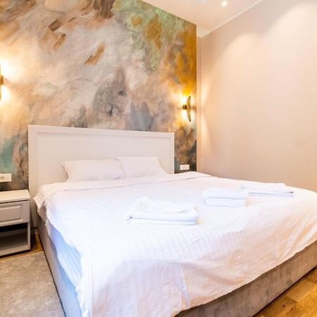 Black Gate - Quiet Studio In The Heart Of Old Town With Free Private Secured Parking บราชอฟ ภายนอก รูปภาพ