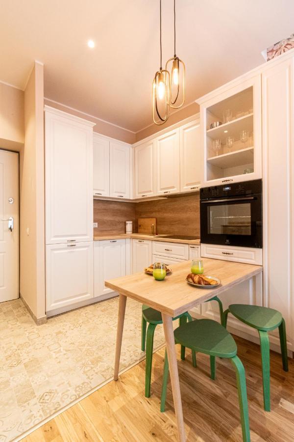 Black Gate - Quiet Studio In The Heart Of Old Town With Free Private Secured Parking บราชอฟ ภายนอก รูปภาพ