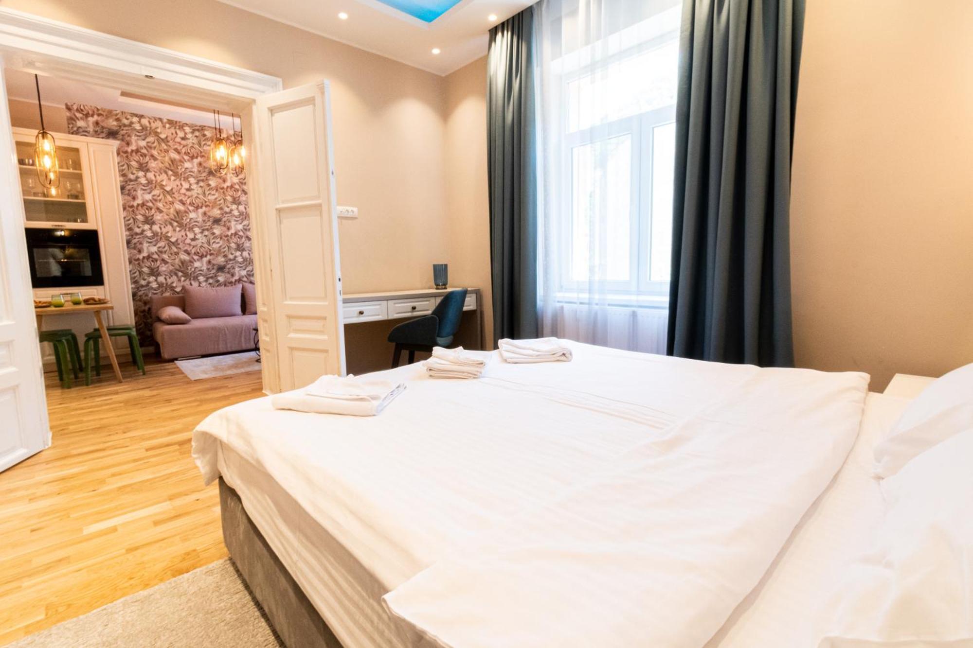 Black Gate - Quiet Studio In The Heart Of Old Town With Free Private Secured Parking บราชอฟ ภายนอก รูปภาพ