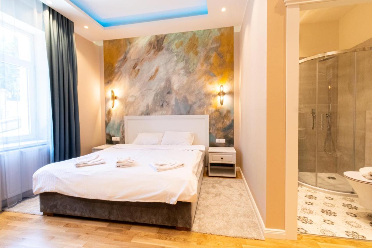 Black Gate - Quiet Studio In The Heart Of Old Town With Free Private Secured Parking บราชอฟ ภายนอก รูปภาพ
