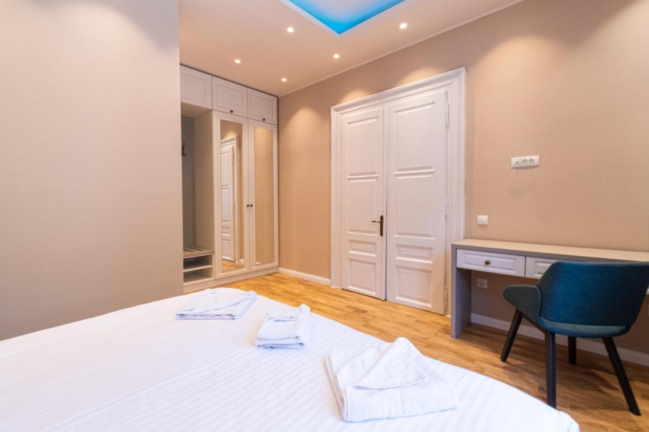 Black Gate - Quiet Studio In The Heart Of Old Town With Free Private Secured Parking บราชอฟ ภายนอก รูปภาพ