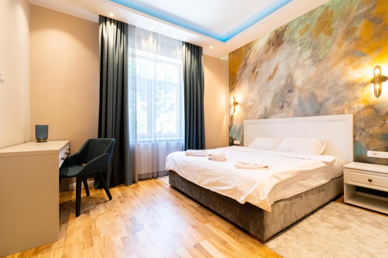 Black Gate - Quiet Studio In The Heart Of Old Town With Free Private Secured Parking บราชอฟ ภายนอก รูปภาพ
