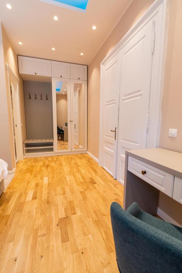 Black Gate - Quiet Studio In The Heart Of Old Town With Free Private Secured Parking บราชอฟ ภายนอก รูปภาพ