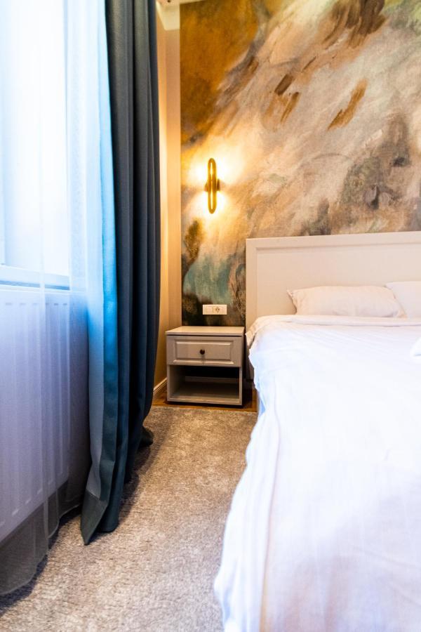 Black Gate - Quiet Studio In The Heart Of Old Town With Free Private Secured Parking บราชอฟ ภายนอก รูปภาพ