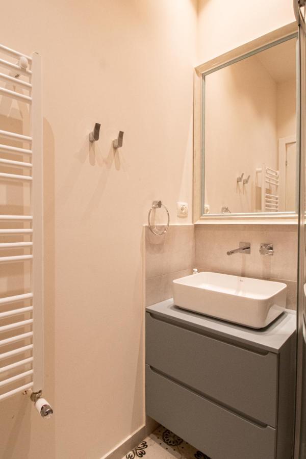 Black Gate - Quiet Studio In The Heart Of Old Town With Free Private Secured Parking บราชอฟ ภายนอก รูปภาพ