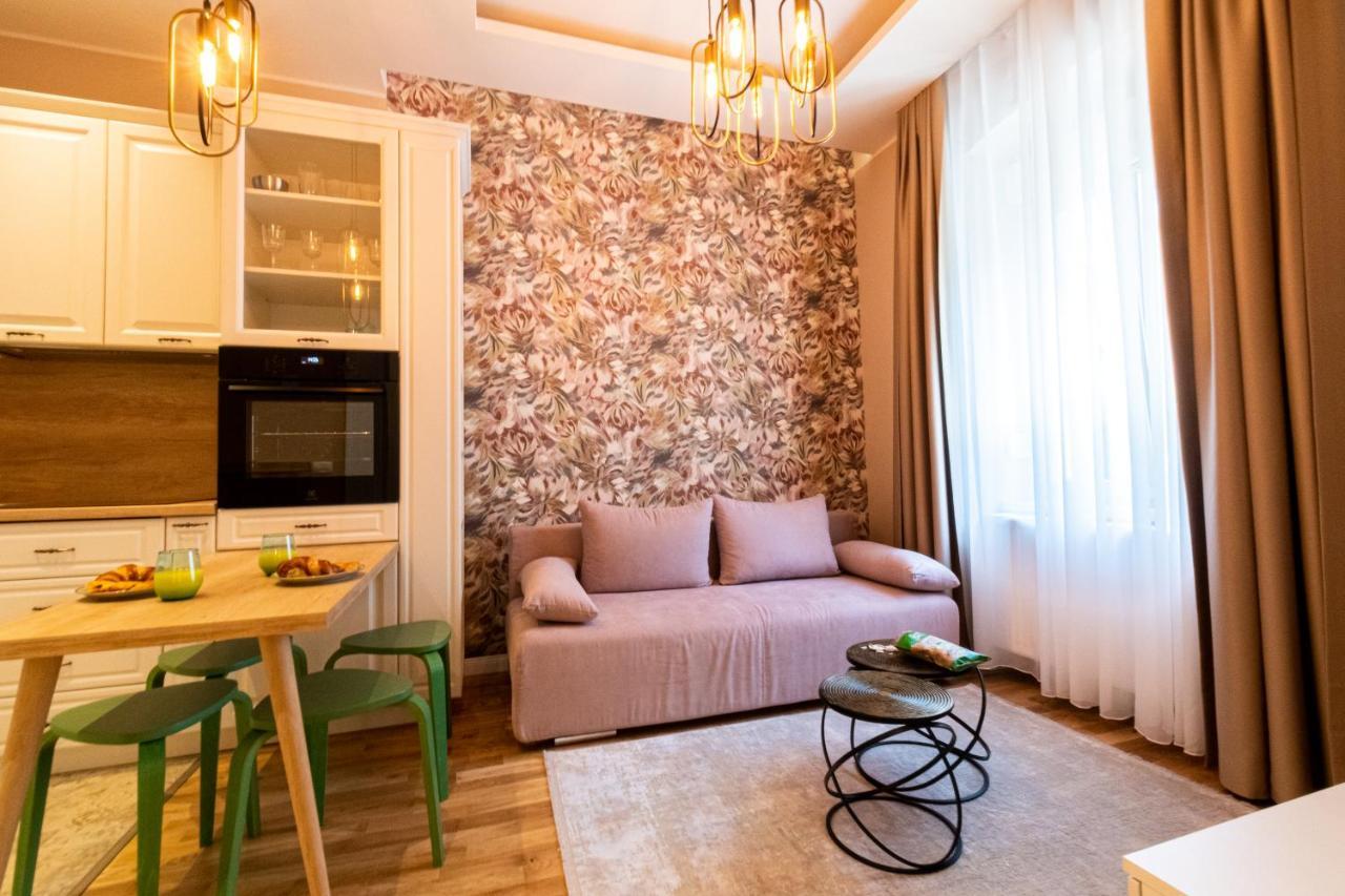 Black Gate - Quiet Studio In The Heart Of Old Town With Free Private Secured Parking บราชอฟ ภายนอก รูปภาพ