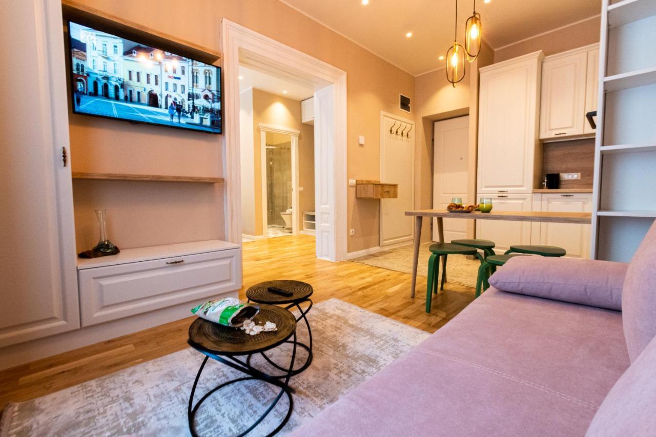 Black Gate - Quiet Studio In The Heart Of Old Town With Free Private Secured Parking บราชอฟ ภายนอก รูปภาพ